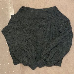 Women’s sweater, open collar, cropped